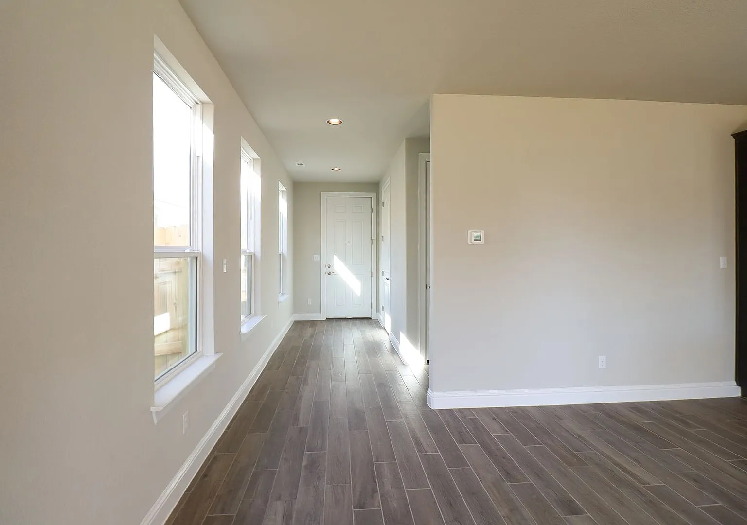 Beautiful 3-Bedroom Craftsman Home with Oversized Backyard in MorningStar — Photo 3