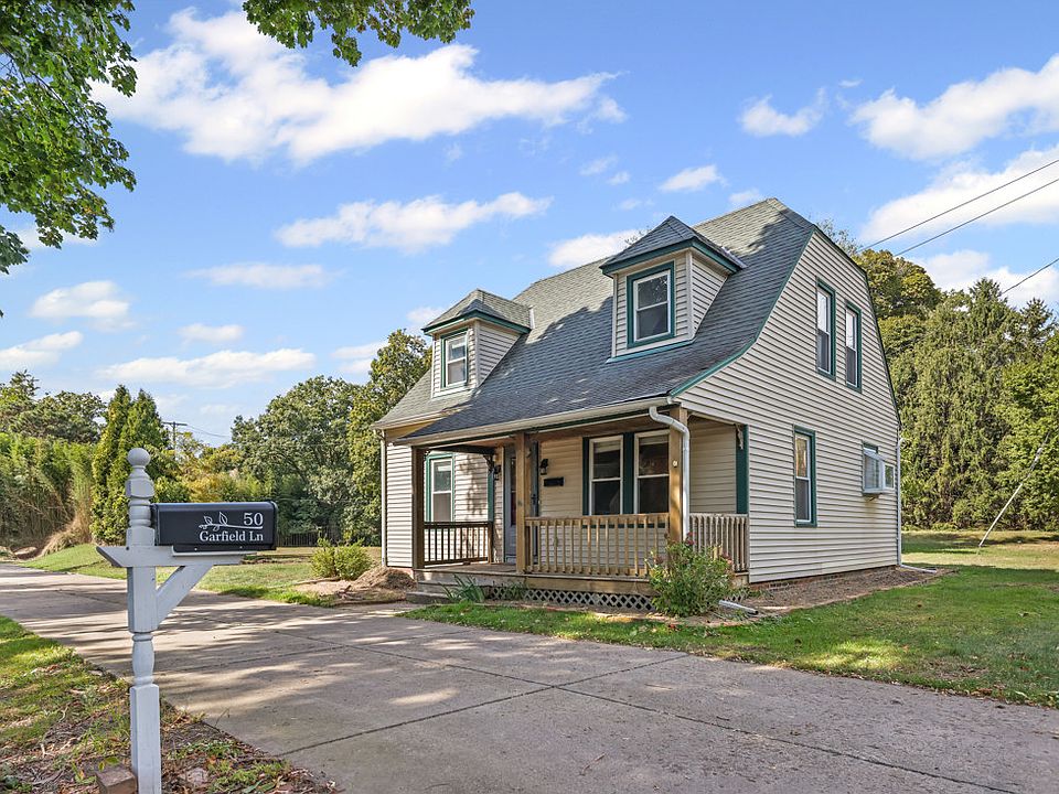 View of the cottage from the front