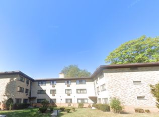 10604 S Walden Parkway, Chicago, IL 60643