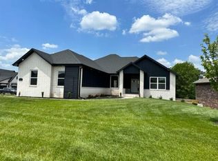 511 N Dublin Dr, Nixa, MO 65714