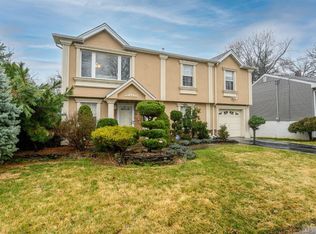 397 Maplewood Ave, Colonia, NJ 07067
