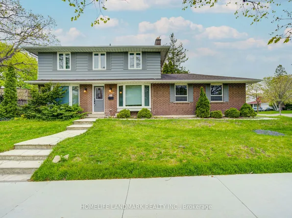 2532 Renzoni Rd, Mississauga, ON L5K 1W9