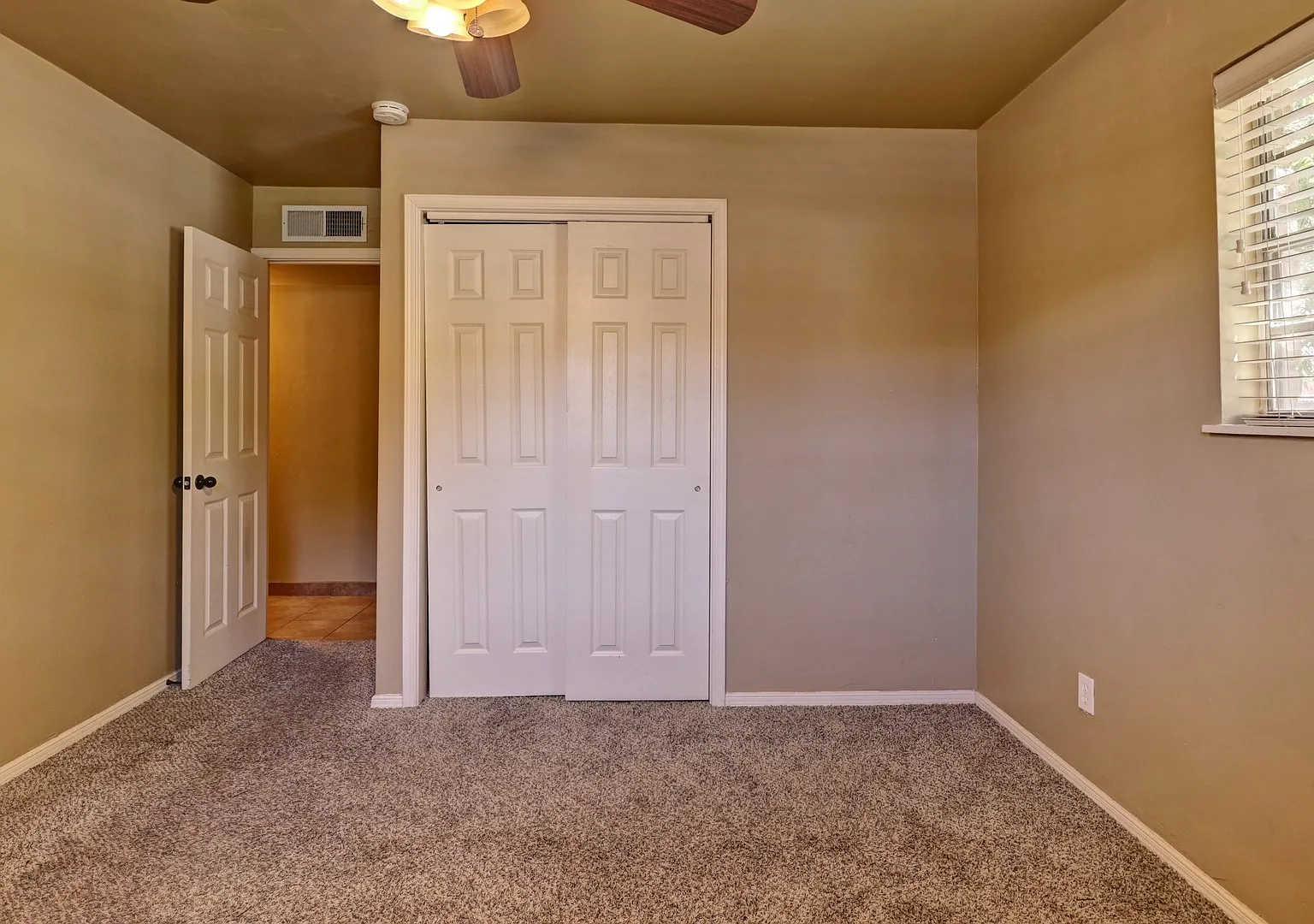 2170 Calle de Santa Ana - $1395 - 3BR - 2BA - Mesilla - Refrigerated AC — Photo 4