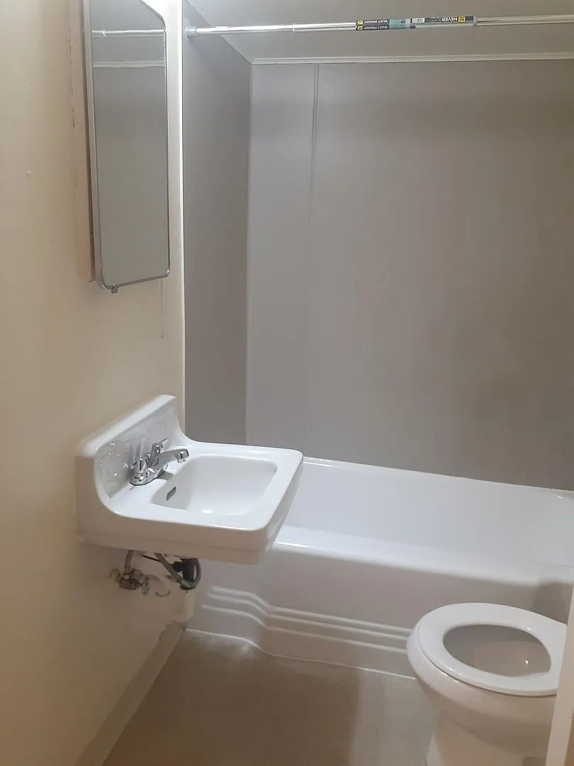 California Avenue Apartments — Photo 4