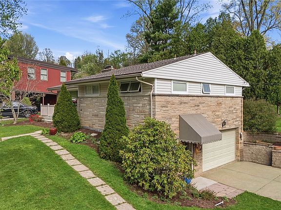 5th image of 2675 Strathmore Ln