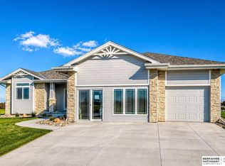 12509 Quail Dr, Bellevue, NE 68123