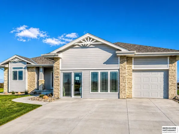 12509 Quail Dr, Bellevue, NE 68123