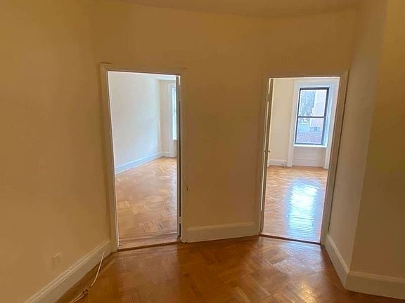 4th image of 789 Lexington Ave #4C