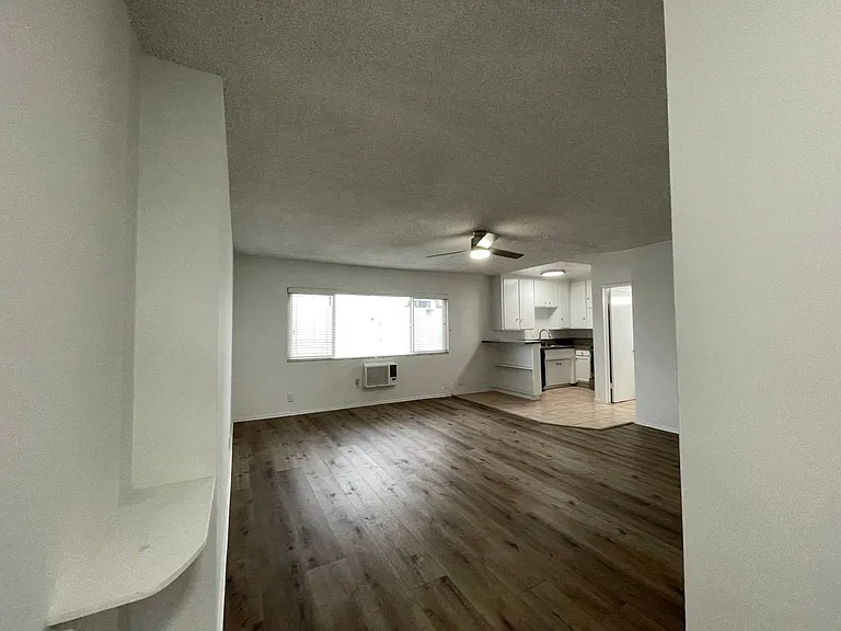 6340 Vineland Ave — Photo 5