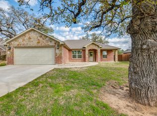 637 N Stewart St, Azle, TX 76020
