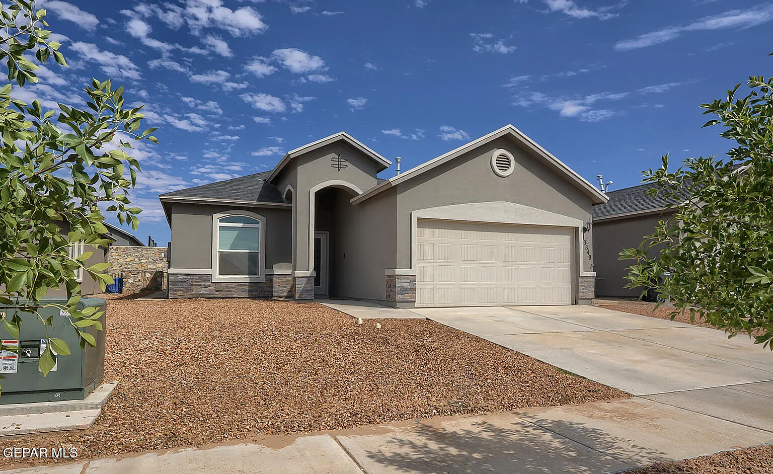 4 bed, 3.0 bath, 1620 sqft, $2,300 — Photo 2