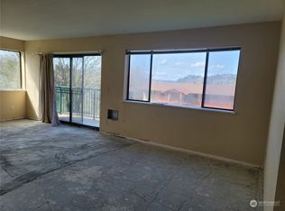 1602 Naval Ave APT 16, Bremerton, WA 98312