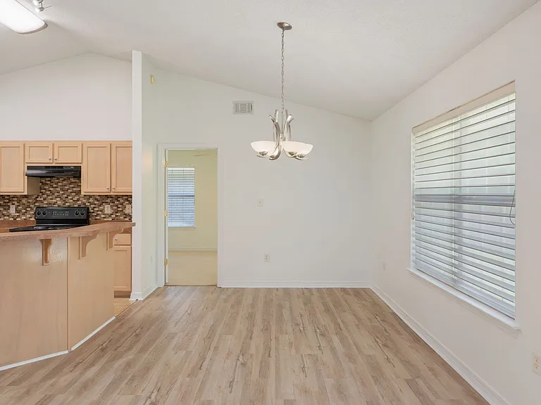 9750 Parker Lake Cir — Photo 10