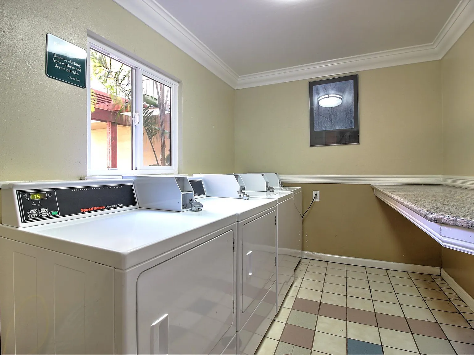 Studio, 460 sqft, $2,325 — Photo 2