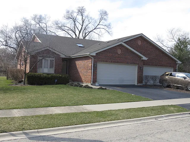 22006 Jordan Ln photo 1