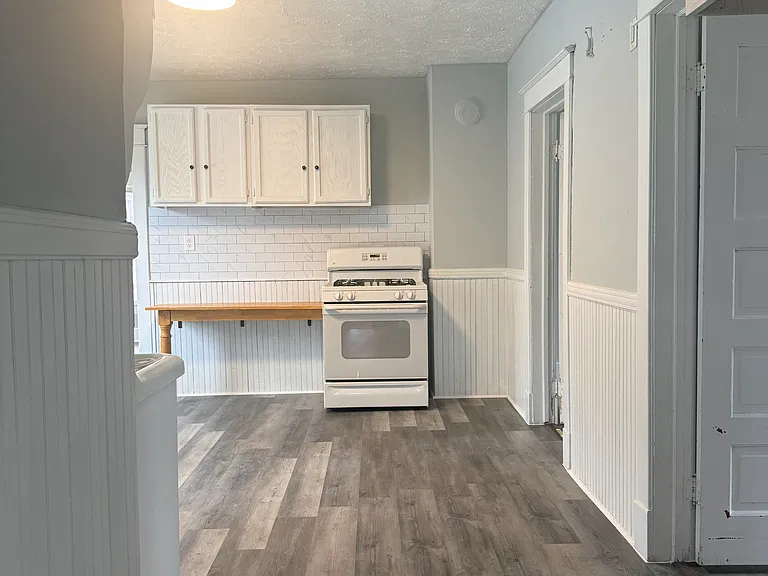 49 Elizabeth St #2 — Photo 12