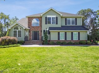 7 Williamson Ln, Chester, NJ 07930