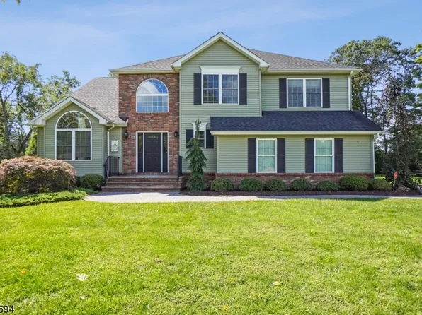 7 Williamson Ln, Chester Boro, NJ 07930
