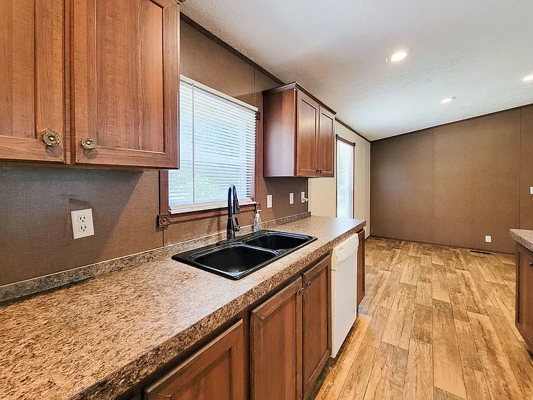 10754 S Lake Shore Dr — Photo 12