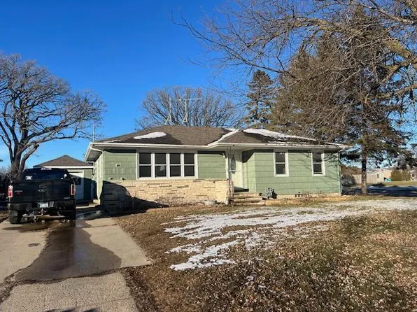 213 10th Ave NE, Waseca, MN 56093