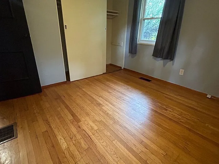 1904 N Oak Ln — Photo 17