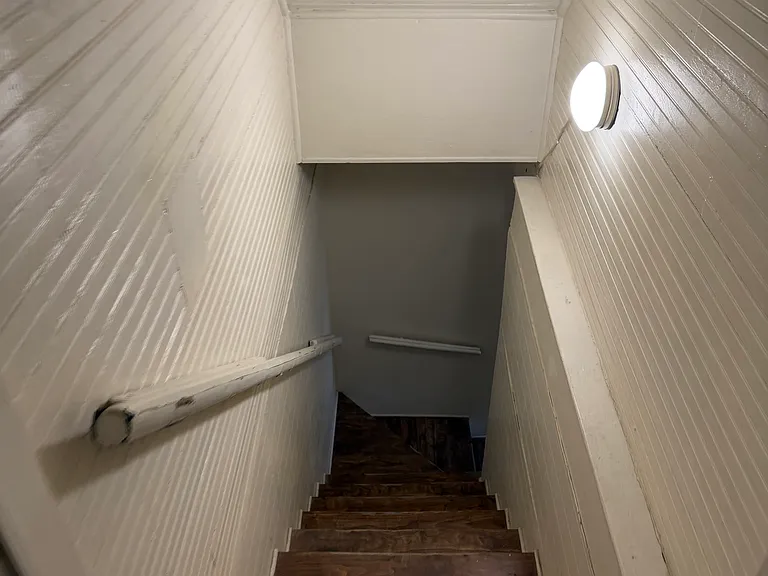 521 Randolph Dr — Photo 11