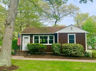 25 Adams St, Rocky Point, NY 11778