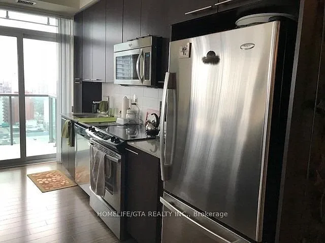 70 Roehampton Ave #1914 — Photo 6