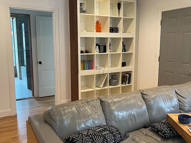 4507 Avenue H — Photo 3