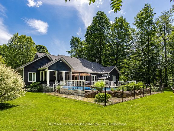 4th image of 390 Puddicombe Rd