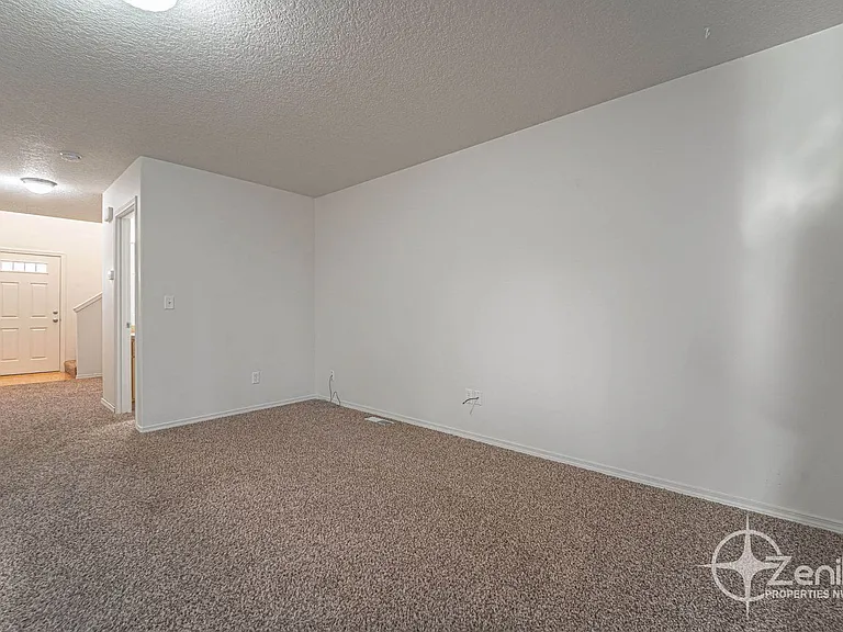 5242 N St — Photo 3