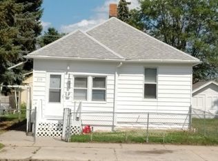 210 8th Ave SW, Mandan, ND 58554
