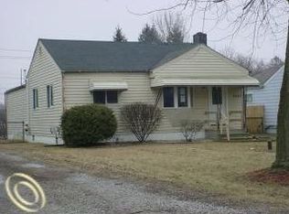 5444 Drayton Rd, Clarkston, MI 48346