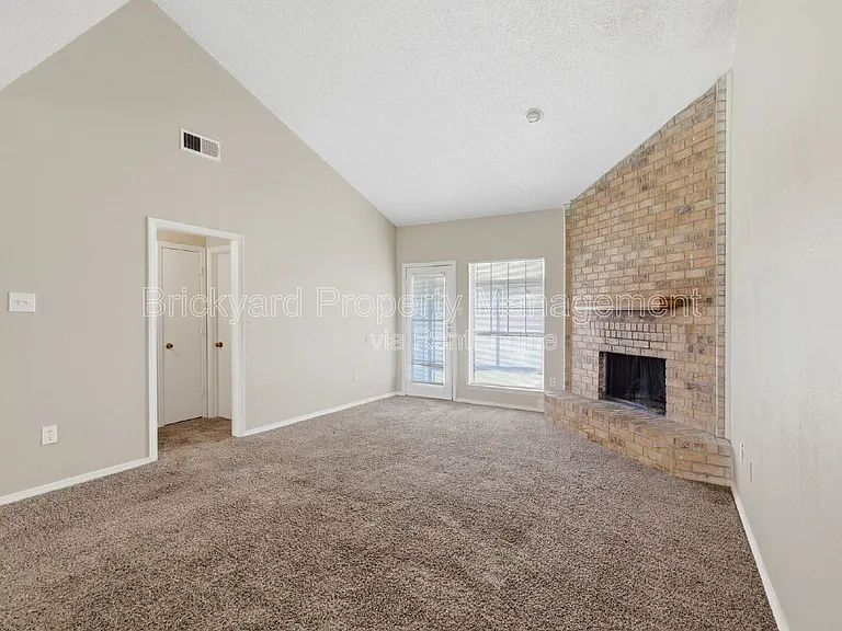 6324 Alissa Dr — Photo 9