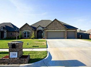 713 Carol Ann Pl, Moore, OK 73160