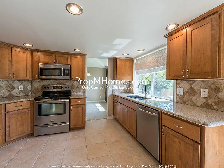 11881 SE Southern Lites Dr — Photo 3