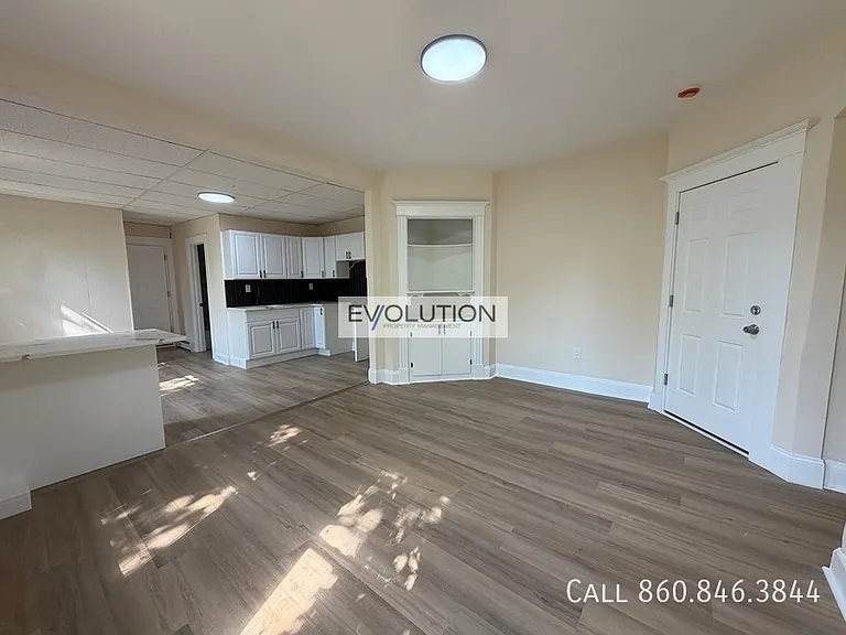 906 Park St #2W — Photo 1