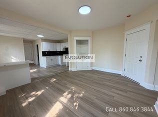 906 Park St APT 2E, Hartford, CT 06106
