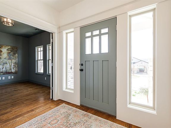 3rd image of 1425 Church St