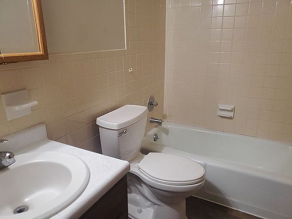 5th image of 834 Jackson Ln #1006