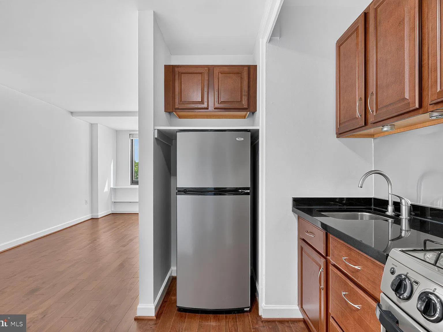Studio, 1.0 bath, 369 sqft, $1,750 — Photo 4
