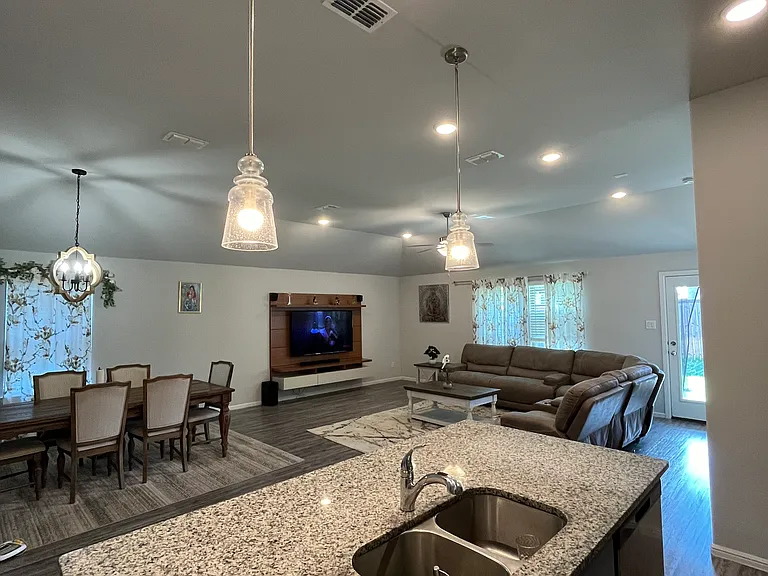 8709 Heliotrope Ln — Photo 11