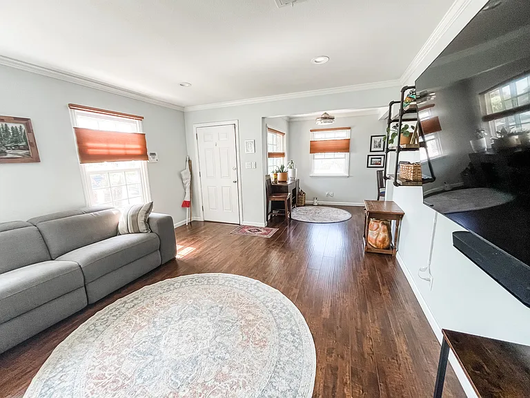 3243 Eucalyptus Ave — Photo 5