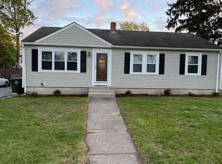 27 Willow Rd, Smithfield, RI 02828