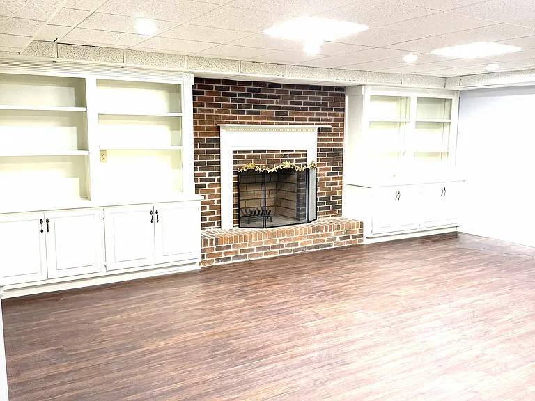 8870 Glen Ferry Dr — Photo 3