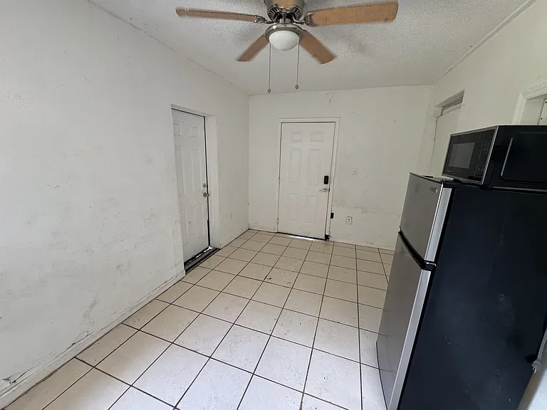 148 Deacon Jones Blvd — Photo 3