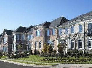 24968 Ashgarten Dr, Chantilly, VA 20152