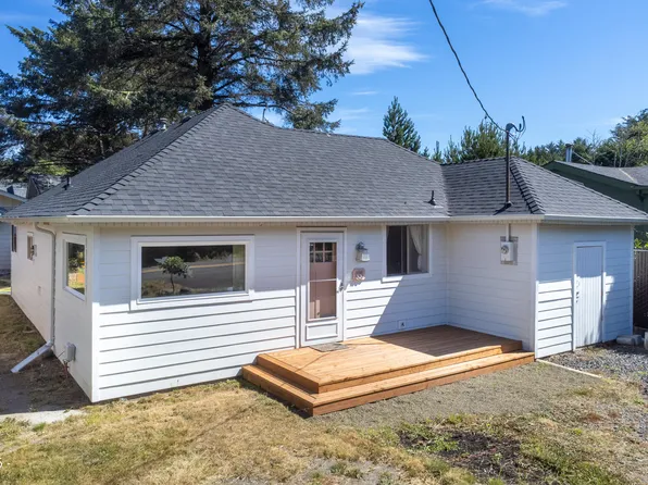 135 Laurel St, Gleneden Beach, OR 97388