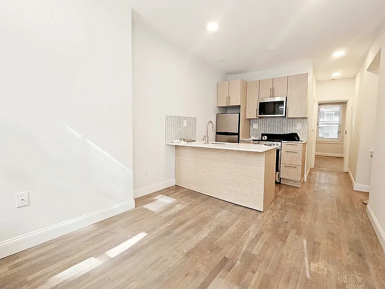 27 Garden St #6 — Photo 4