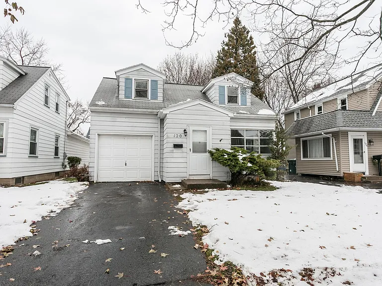 120 Weston Rd — Photo 24